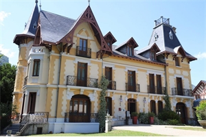 propriete à la vente -   09000  FOIX, surface 1000 m2 vente propriete - UBI475070762